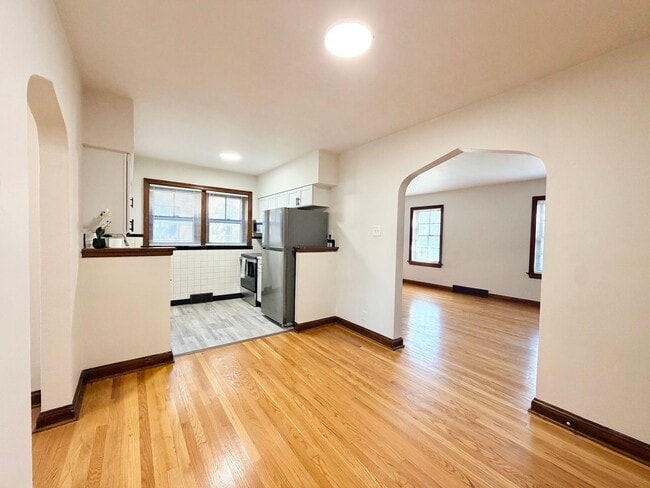 Building Photo - 4734 Locke Ave