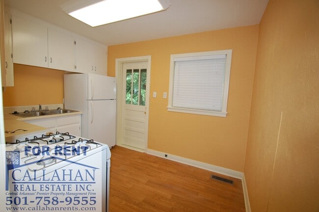 Building Photo - Park Hill 2 Bedroom Unit