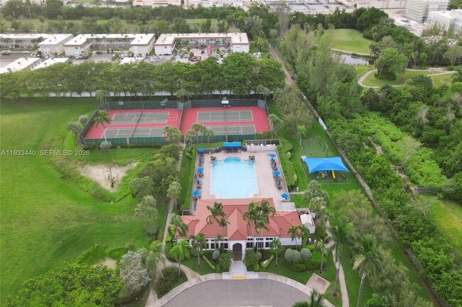 Building Photo - 1046 Satinleaf St