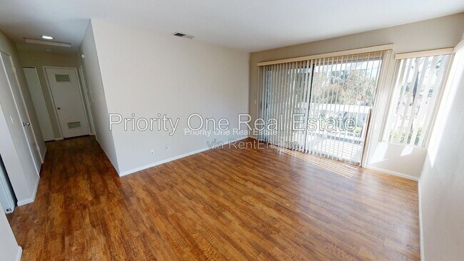 Building Photo - 669 Diamond Way