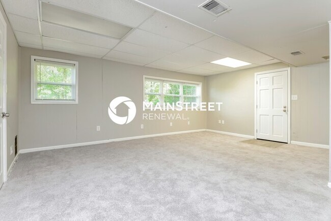 Building Photo - 2905 Westview Dr