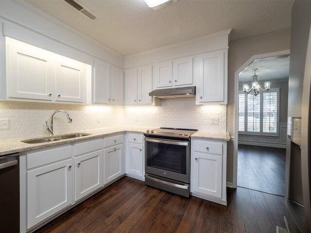 Building Photo - 655 Torrey Pines Dr