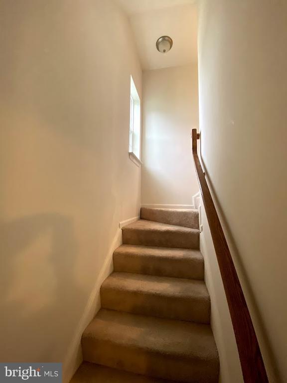 Building Photo - 120 Woodman Ct