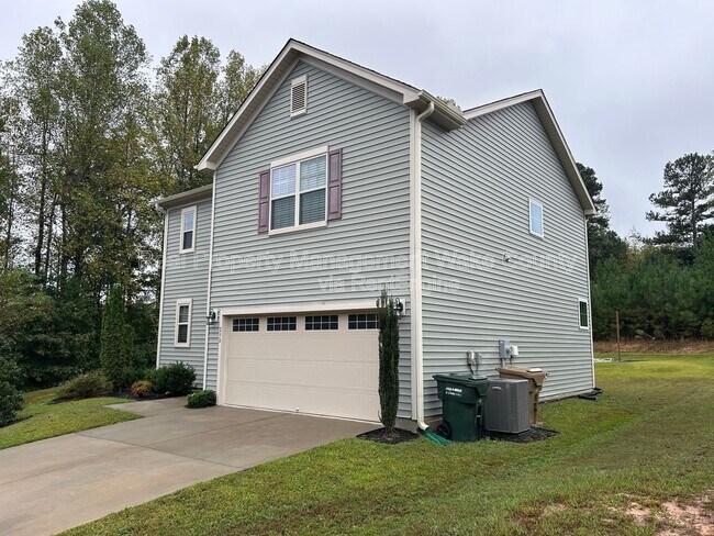 Building Photo - 238 Lynn Dr