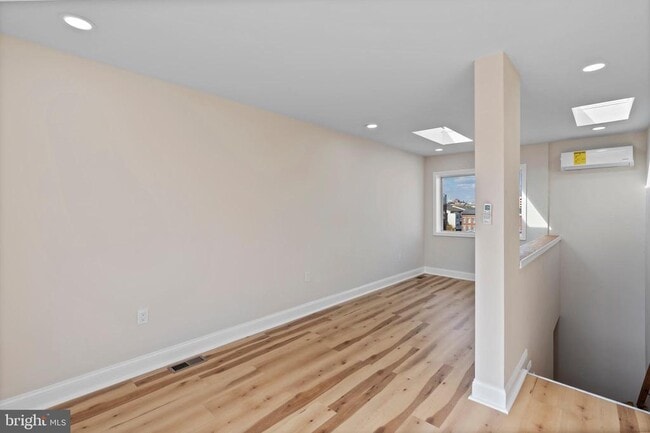 Building Photo - 919 Stiles St