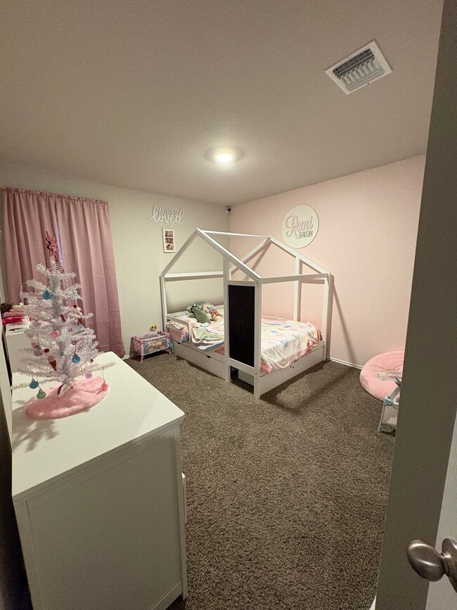 Building Photo - 4 bedrooms Home in Creekside Hills