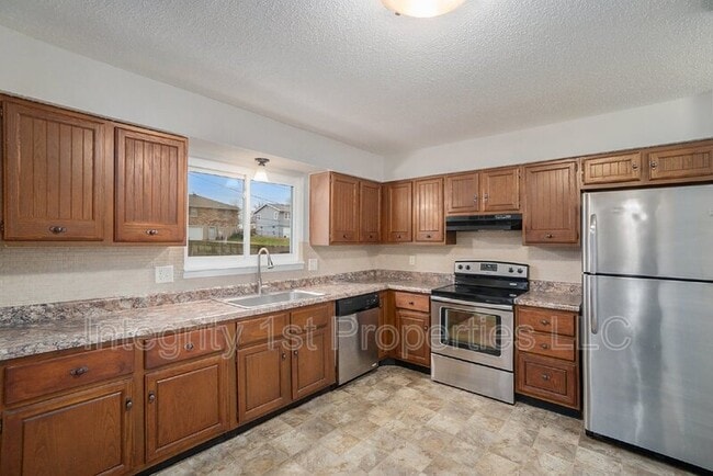 Building Photo - 3541 NE 72nd Terrace