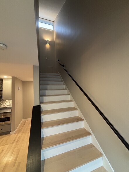 Building Photo - 18 Ocean St