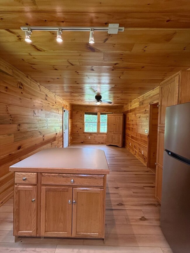 Building Photo - Updated 2 Bed 1 Bath Home in Mars Hill, NC!!