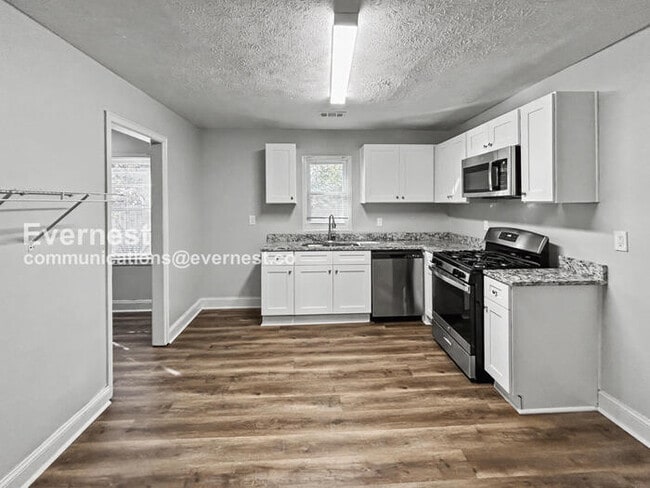 Building Photo - 3741 Loren Dr