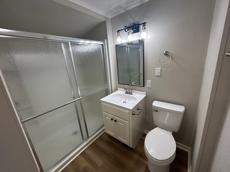 Building Photo - 1709 W St Louis St