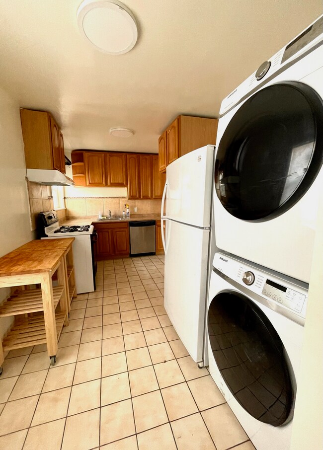 kitchen - 1636 Ward Street