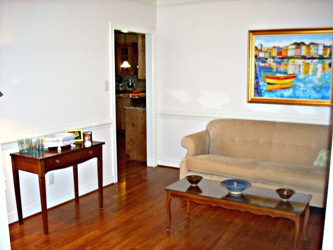 Building Photo - 3-4 BR / 2.5 BA Lovely Two-Story in The Highlands