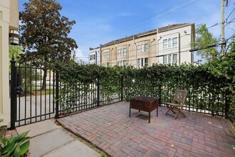 Building Photo - 2214 Radcliffe St