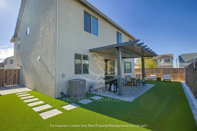 Building Photo - Stunning 4-bedroom, 3-bathroom Home in the heart of Lincoln!