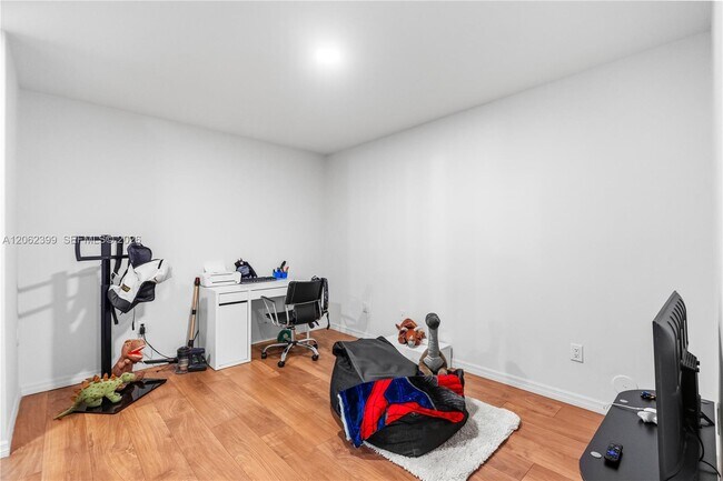 Building Photo - 1844 SW 102nd Way