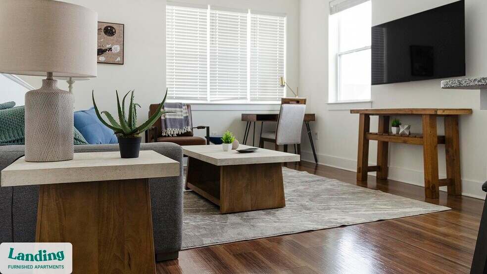 Primary Photo - 901 Kelly Green Ln