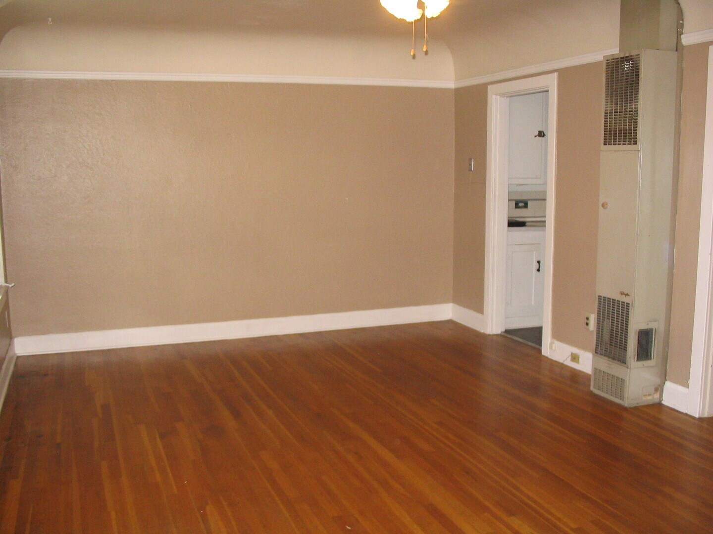 Building Photo - 3087 SE Ankeny St