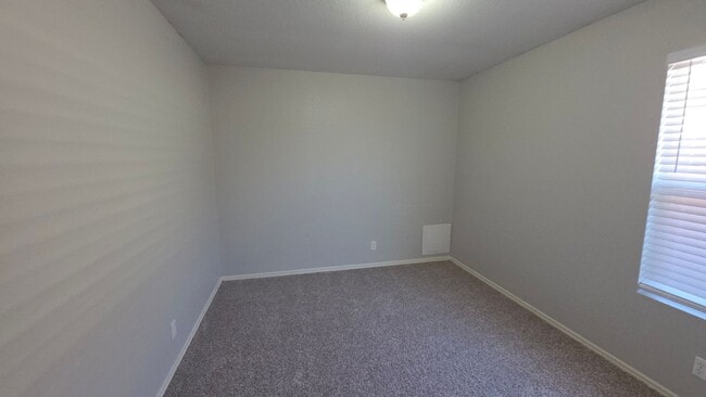 Building Photo - Clean 3 bed 2 bath  - Owasso schools