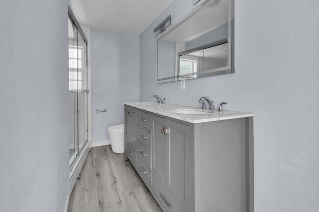 Building Photo - 4510 Tourmaline St