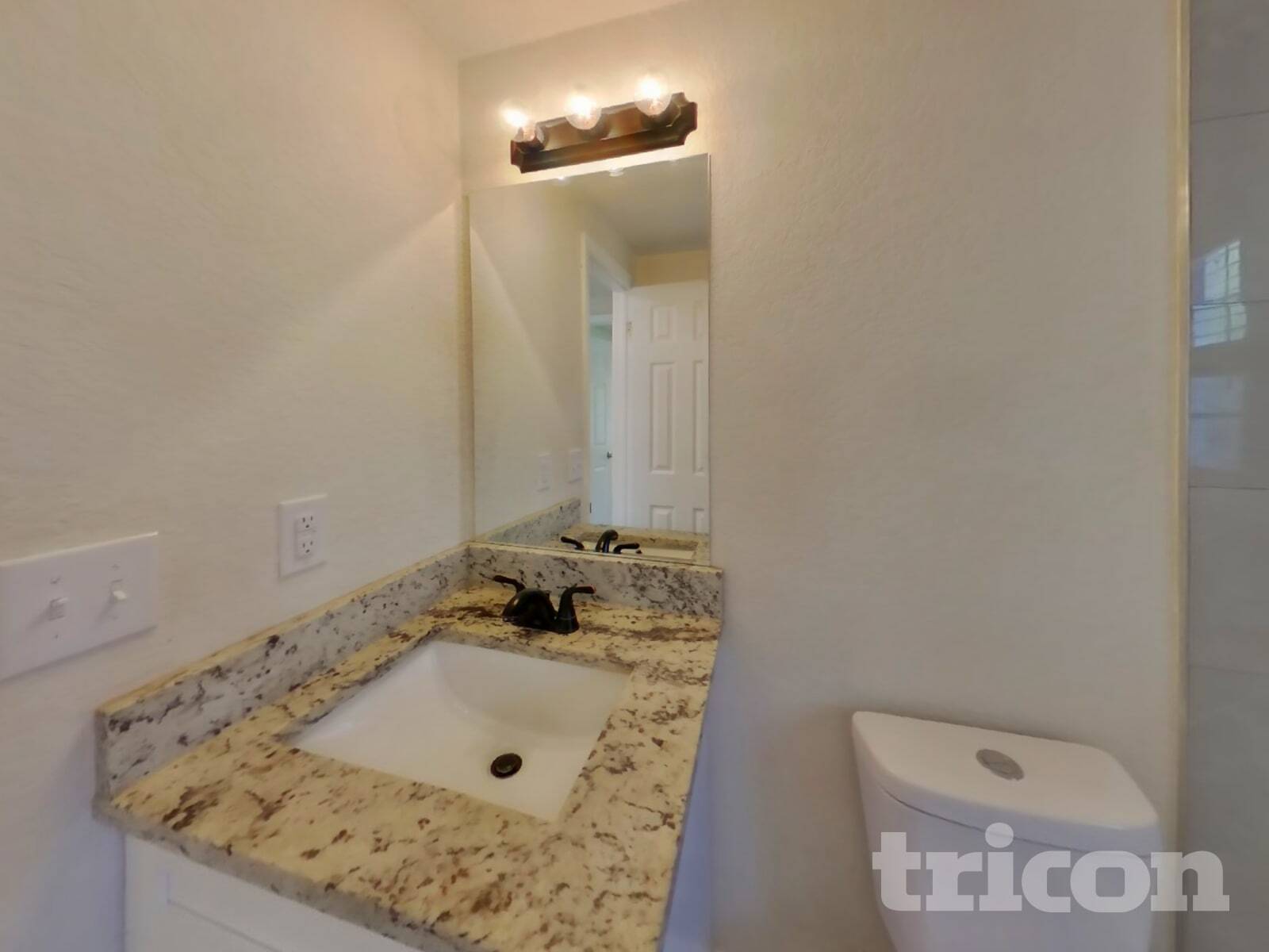 Building Photo - 15936 Winding Dr