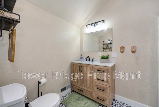 Building Photo - 5823 Filbert Ave