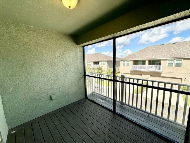 Building Photo - FOR RENT - Fantastic end unit townhouse in...