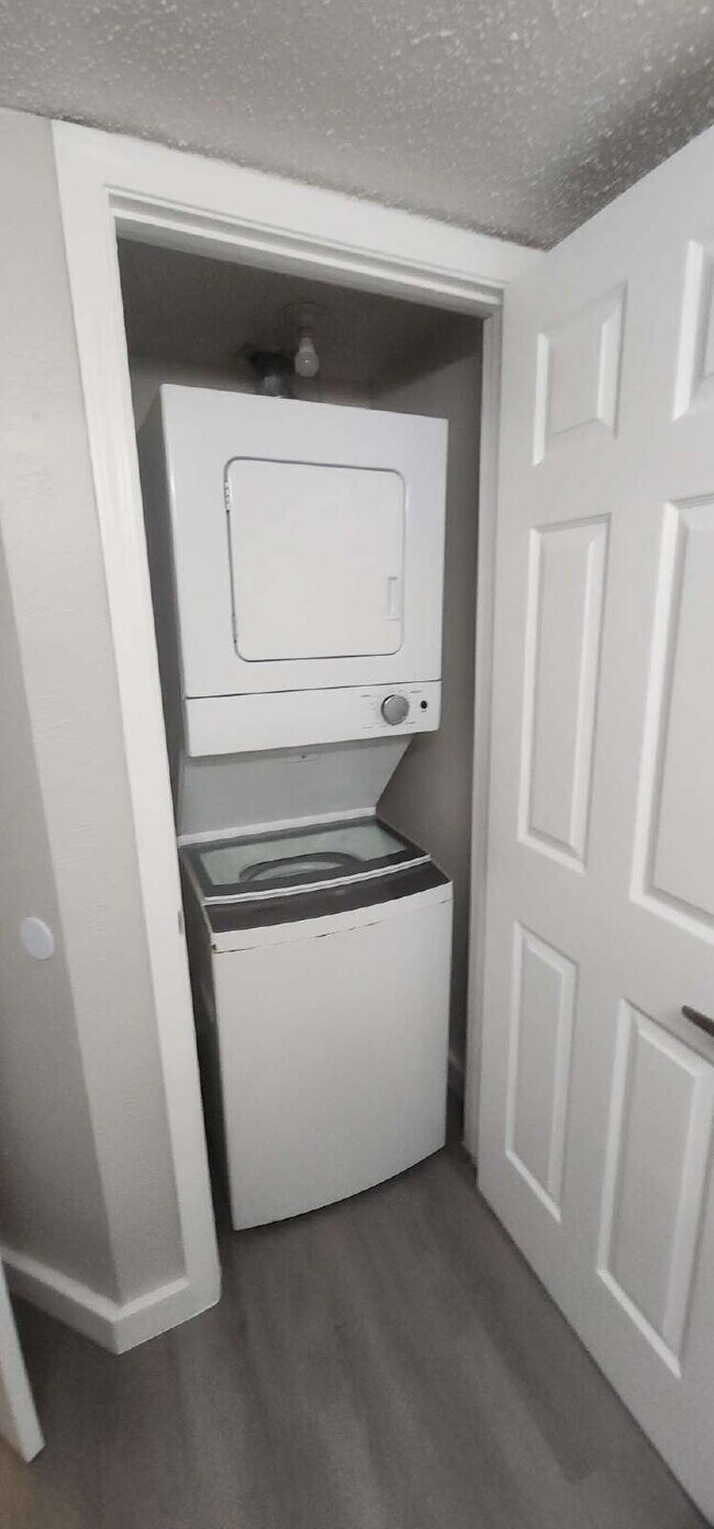 Building Photo - Charming 1-Bedroom Condo in Gated North Da...