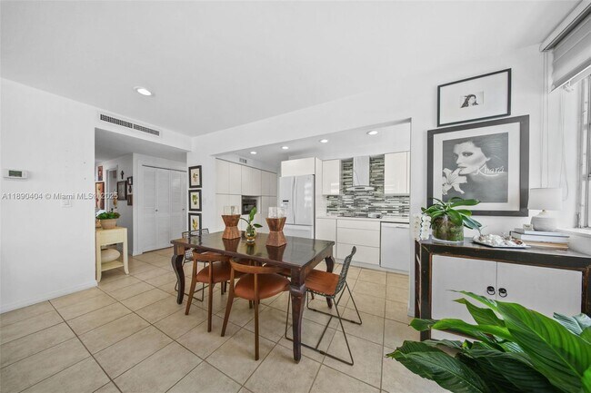 Building Photo - 1408 Brickell Bay Dr