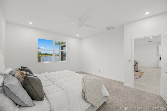 Building Photo - 10550 SW Orana Dr