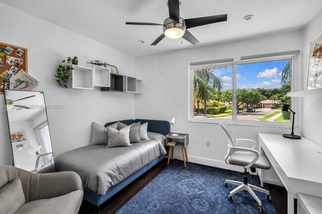 Building Photo - 16601 Sapphire Manor