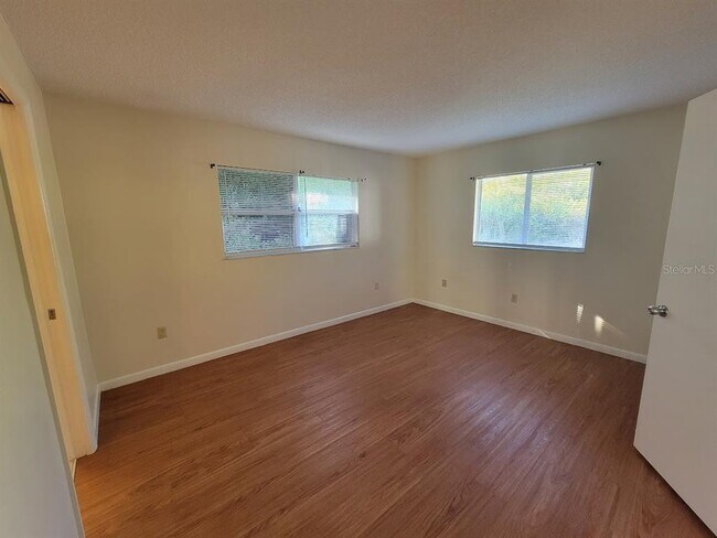 Building Photo - 23358 Racine Ave