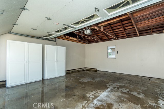 Building Photo - 1648 W Kenneth Rd