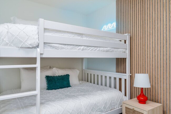 Building Photo - 1136 9th Square