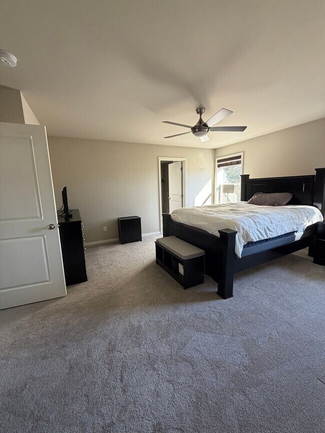 Building Photo - 13776 Grandeur Ave