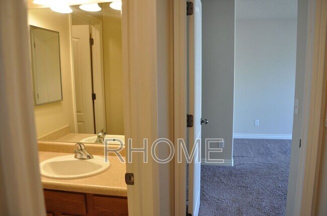 Building Photo - 1705 Westbury Way