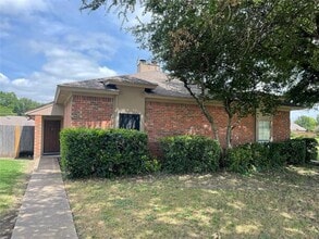Building Photo - 1754 Carrington Dr