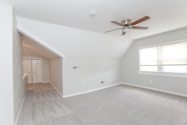 Building Photo - 422-424 W 30th Street