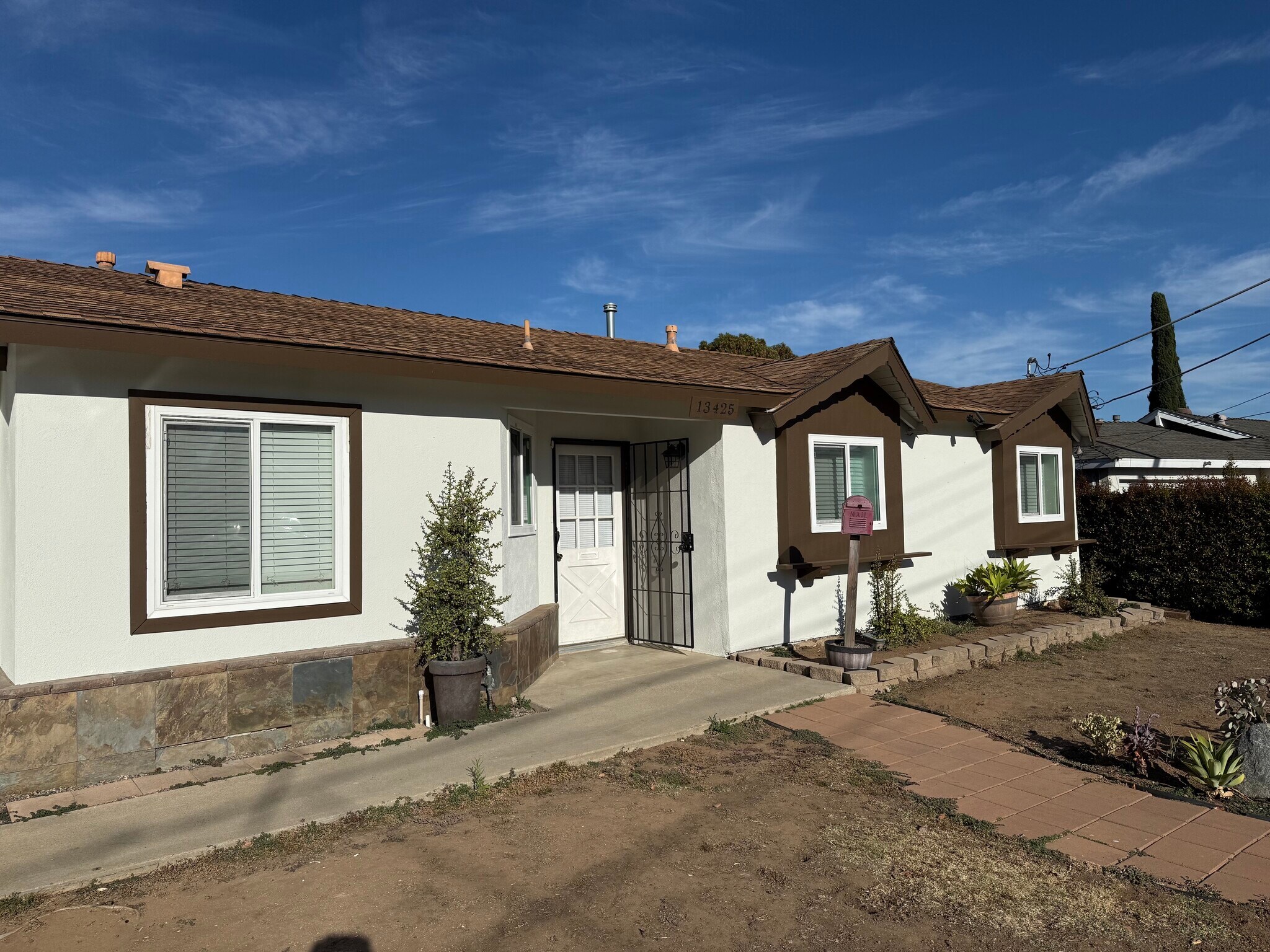 Building Photo - 13425 Standish Dr