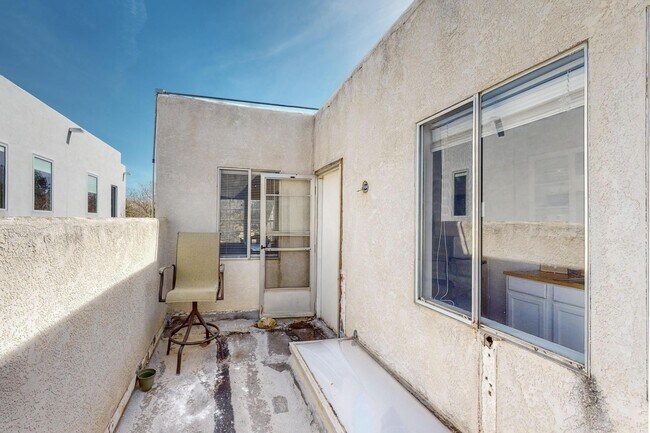 Building Photo - 1613 Morningside Dr NE