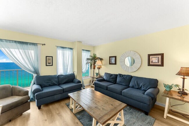 Building Photo - 8743 Thomas Dr