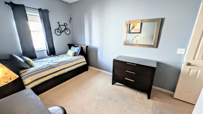 Building Photo - ANNUAL downtown Sarasota in luxury condominium!