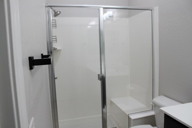 Building Photo - 3458 E Loma Vista St