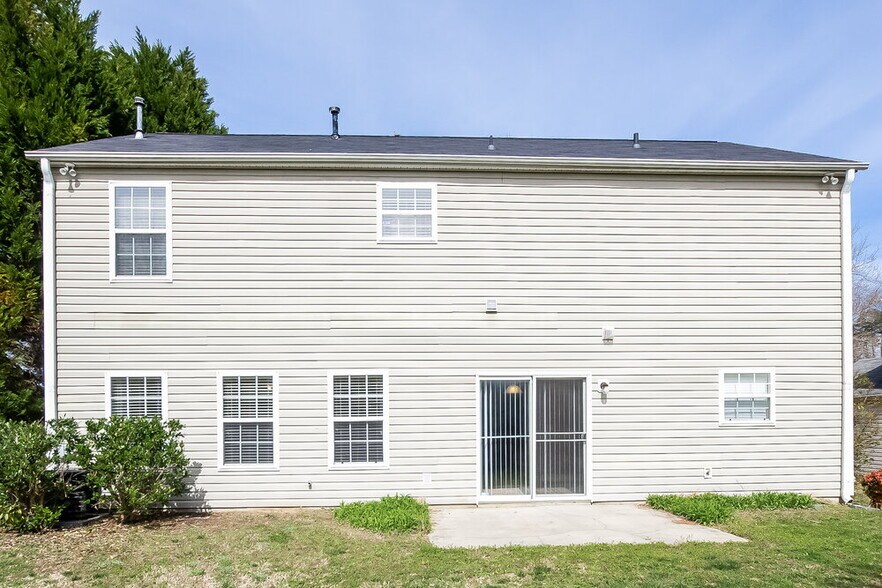 Building Photo - 1918 Southwind Dr