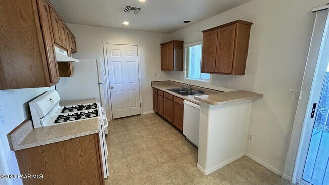 Building Photo - 3101 N Corrine Dr