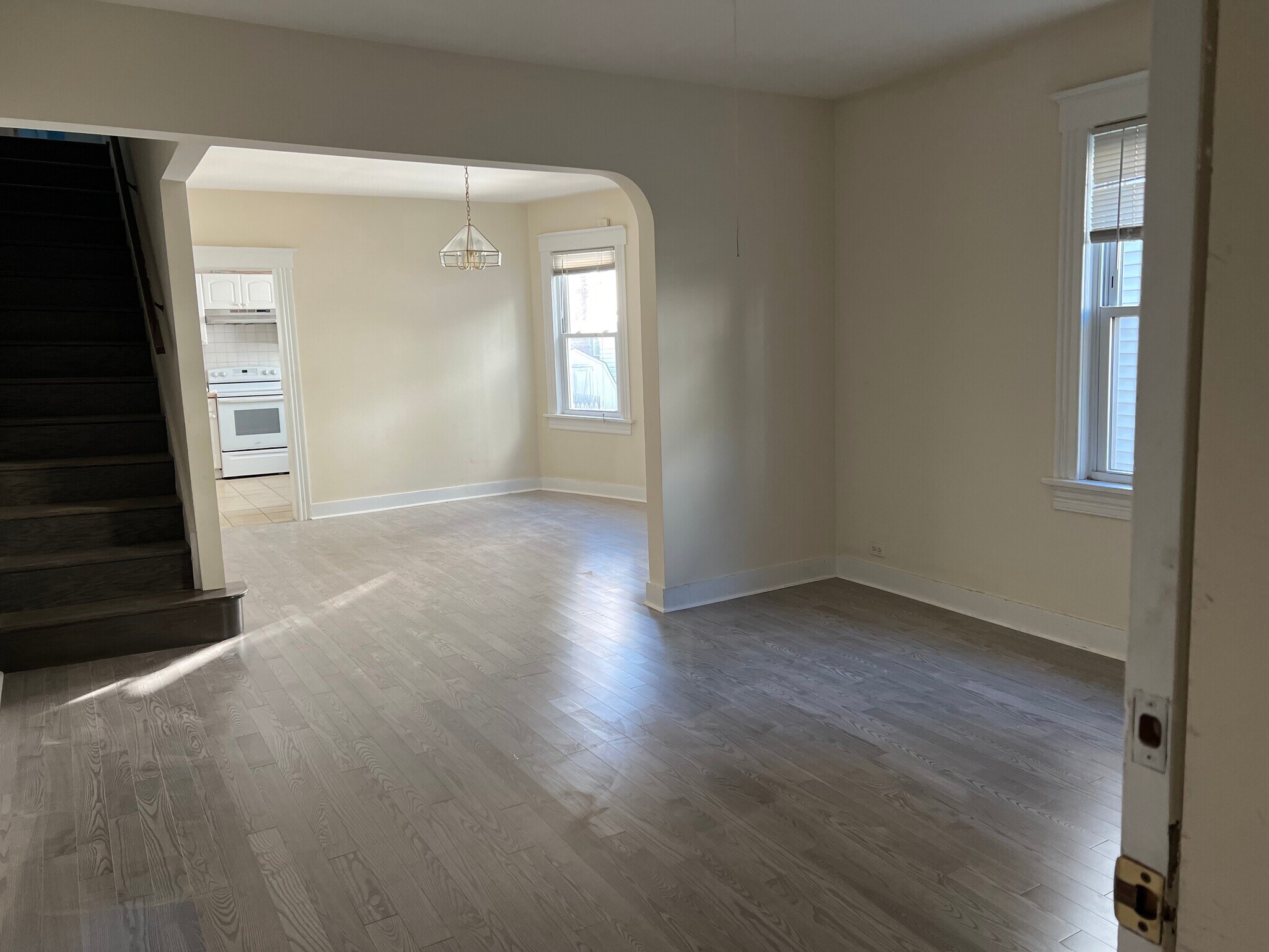 Building Photo - 54 Ashwood Ave