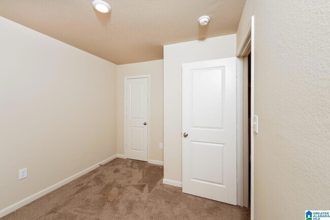 Building Photo - 7069 Broad St