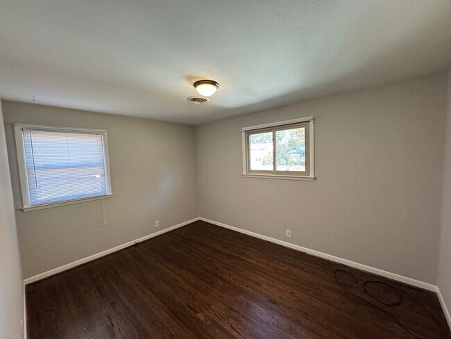 Building Photo - Nice ranch on basement in Charlotte Park