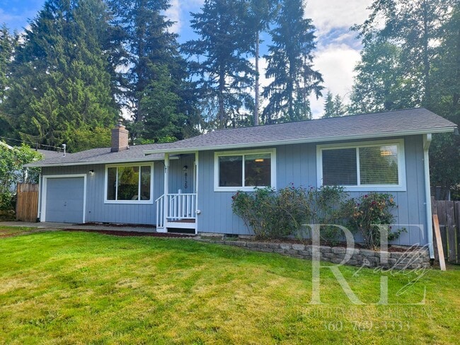 Building Photo - Rambler with Fantastic Covered Deck & Community Pool