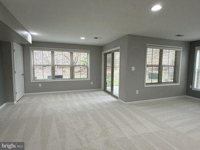 Building Photo - 23289 Tradewind Dr